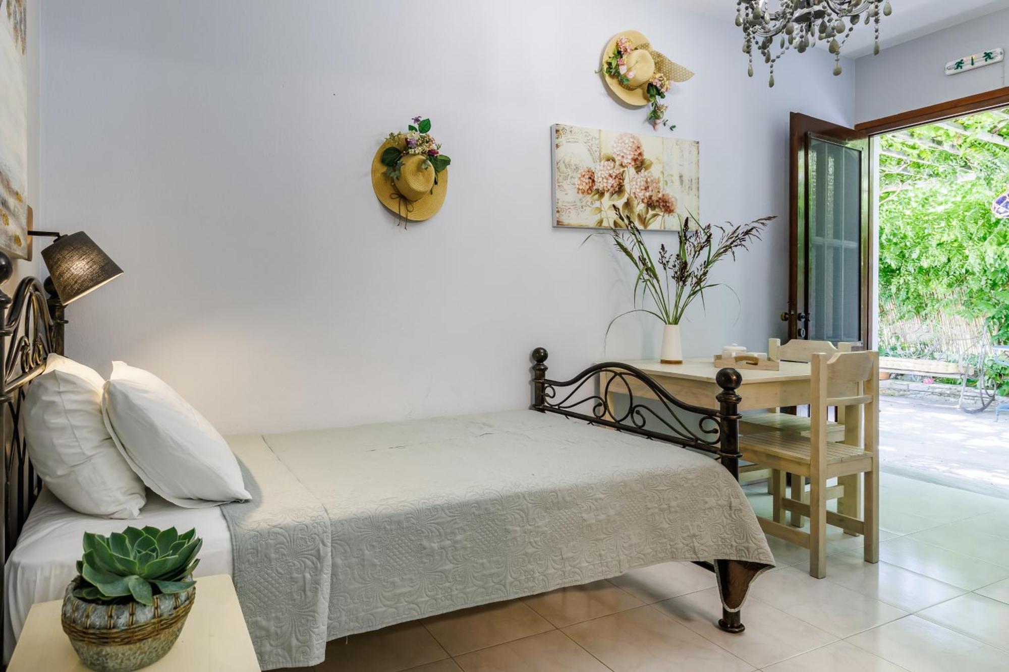 Yianna Cottage Studios Szkópelosz Kültér fotó